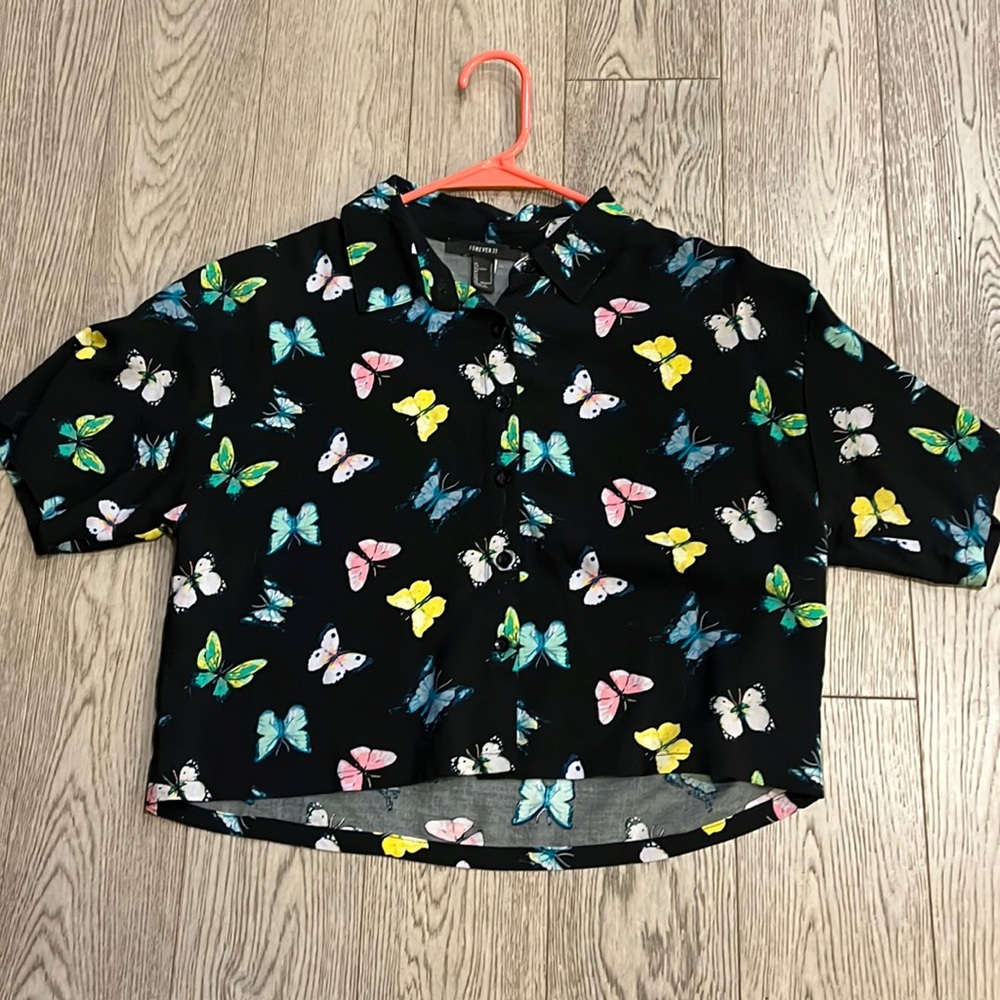 Butterfly button up